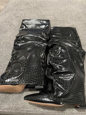 Black Croc-Embossed Pointed Toe Knee Boots - W8.5